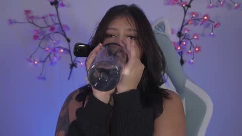 Snapshot of val_luv chatting on 03/13/26, 01:01 val online show from 03/13/26, 01:01