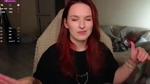 Snapshot of val_manson chatting on 10/26/25, 07:31 Val online show from 10/26/25, 07:31