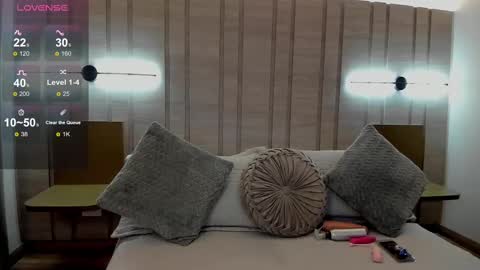 Snapshot of val_rossi chatting on 09/25/25, 03:32 Valentina online show from 09/25/25, 03:32