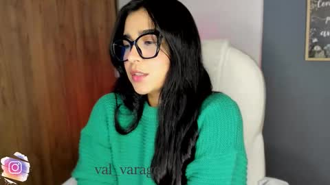 Snapshot of val_varago chatting on 12/22/25, 04:09 val_varago online show from 12/22/25, 04:09