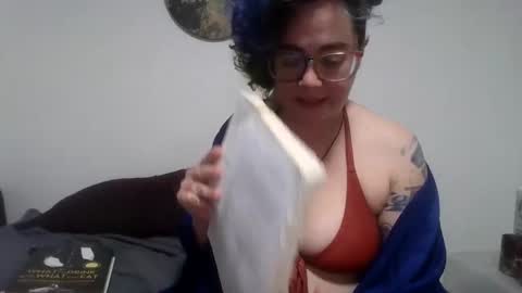 Snapshot of valarieak chatting on 10/07/25, 03:36 valarieak online show from 10/07/25, 03:36