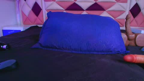 Snapshot of vale_castro1 chatting on 09/22/25, 07:27 Valentina online show from 09/22/25, 07:27