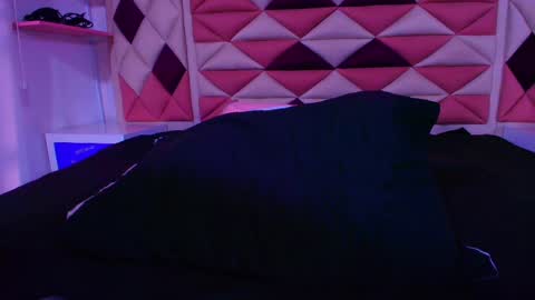 Snapshot of vale_castro1 chatting on 09/25/25, 07:28 Valentina online show from 09/25/25, 07:28