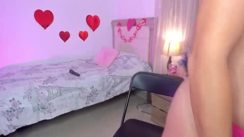 HI IM NEW online show from 02/15/25, 01:05