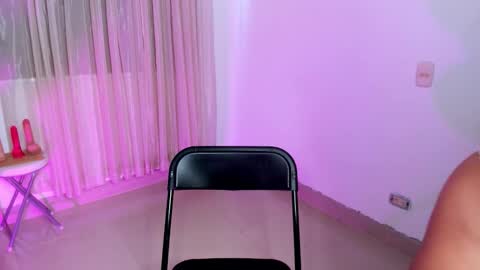 Snapshot of vale_kross chatting on 02/05/26, 07:07 HI IM NEW online show from 02/05/26, 07:07