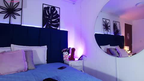 Tifanny  online show from 11/04/25, 07:35