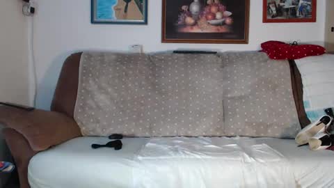 Snapshot of valemer chatting on 03/04/25, 08:38 Cheating Slut online show from 03/04/25, 08:38