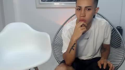 valen paul online show from 11/18/25, 05:23