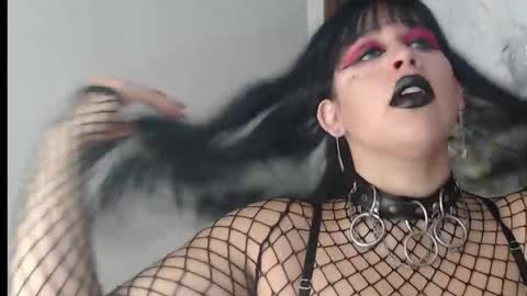valen_ross7 online show from 05/21/26, 07:48
