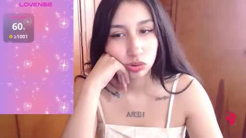 Snapshot of valen_tina33 chatting on 04/26/26, 02:26 Valentina online show from 04/26/26, 02:26