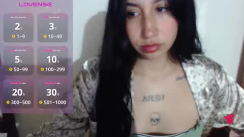Snapshot of valen_tina33 chatting on 05/11/26, 02:17 Valentina online show from 05/11/26, 02:17