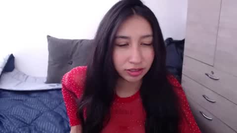 Snapshot of valen_tina33 chatting on 05/28/26, 04:37 Valentina online show from 05/28/26, 04:37