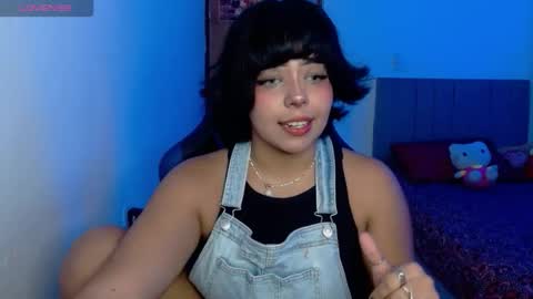 Snapshot of valenbeauty chatting on 04/23/26, 02:35 valenbeauty online show from 04/23/26, 02:35