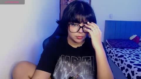 Snapshot of valenbeauty chatting on 04/28/26, 03:11 valenbeauty online show from 04/28/26, 03:11