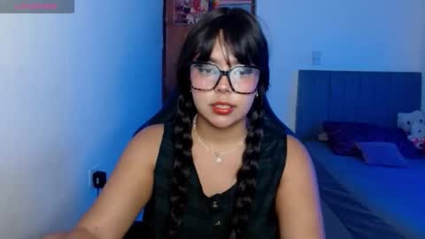 Snapshot of valenbeauty chatting on 05/21/26, 04:19 valenbeauty online show from 05/21/26, 04:19