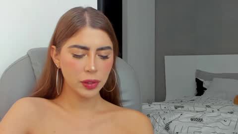 Angela online show from 03/11/25, 07:36