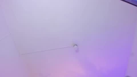 Snapshot of valenn__smith chatting on 01/25/25, 04:03 Valentina online show from 01/25/25, 04:03