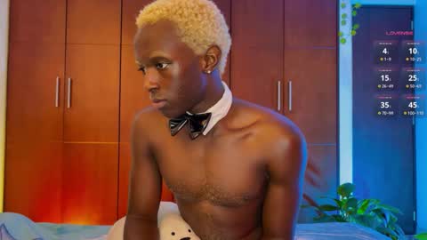 Snapshot of valent1nn chatting on 12/10/24, 06:01 Valentin independent Cam Boy online show from 12/10/24, 06:01