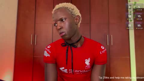 Snapshot of valent1nn chatting on 01/10/25, 10:36 Valentin independent Cam Boy online show from 01/10/25, 10:36