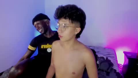 Snapshot of valent1nn chatting on 02/21/25, 01:11 Valentin independent Cam Boy online show from 02/21/25, 01:11