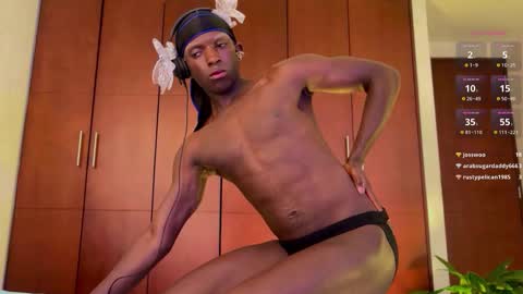 Snapshot of valent1nn chatting on 02/24/25, 11:32 Valentin independent Cam Boy online show from 02/24/25, 11:32