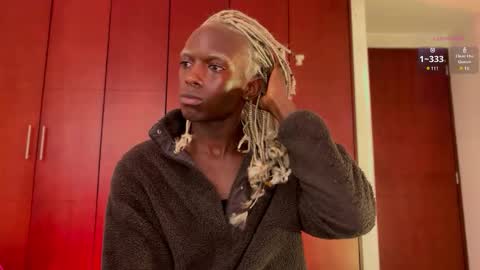 Snapshot of valent1nn chatting on 03/05/25, 12:59 Valentin independent Cam Boy online show from 03/05/25, 12:59