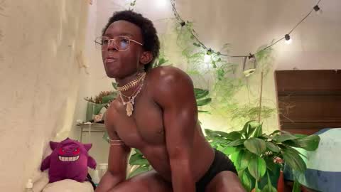 Snapshot of valent1nn chatting on 01/09/26, 07:00 Valentin independent Cam Boy online show from 01/09/26, 07:00