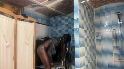 Snapshot of valent1nn chatting on 03/26/26, 08:53 Valentin independent Cam Boy online show from 03/26/26, 08:53