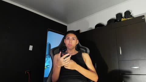 Snapshot of valenteaurum chatting on 11/14/25, 07:01 valentean online show from 11/14/25, 07:01