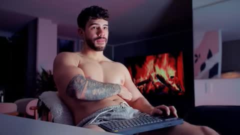 Snapshot of valenthinoking chatting on 02/16/26, 11:23 valenthinoking online show from 02/16/26, 11:23