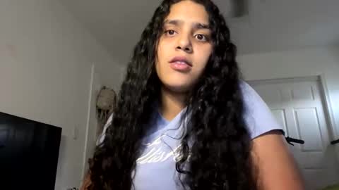 valentina614033 online show from 01/05/25, 10:29
