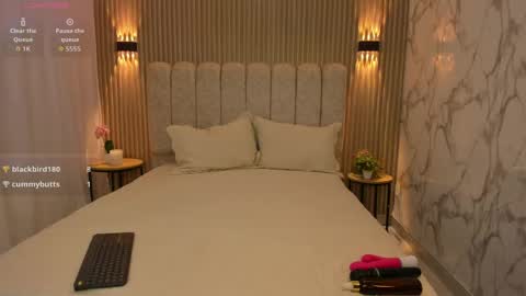 valentina robertson online show from 04/21/26, 01:42