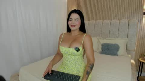 Snapshot of valentina_449340 chatting on 05/24/26, 09:09 valentina robertson online show from 05/24/26, 09:09