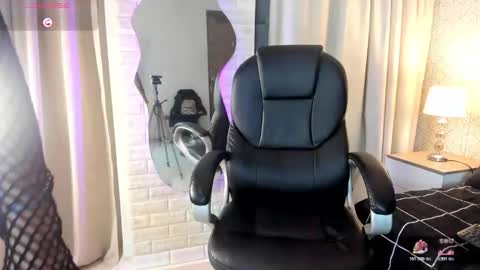 Valen online show from 12/03/25, 12:03