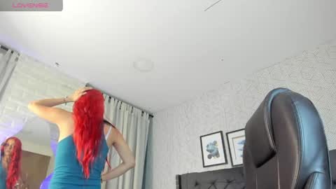 Snapshot of valentina__desire chatting on 04/14/26, 11:38 Valen online show from 04/14/26, 11:38