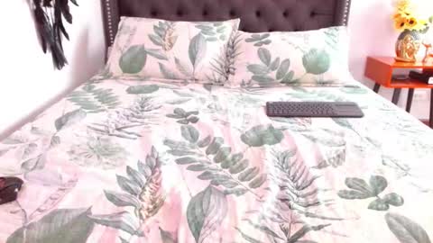 Valen Ferrer online show from 10/07/25, 07:00