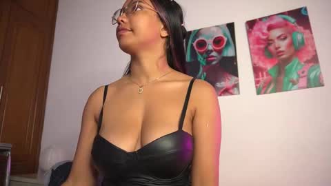 VALENTINA online show from 11/27/25, 11:01