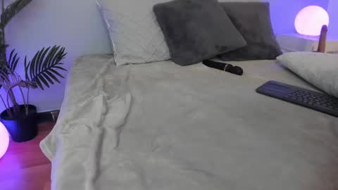 VALENTINA  online show from 03/12/25, 02:52