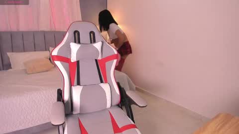 Snapshot of valentina_noa chatting on 05/26/26, 12:34 Valentina online show from 05/26/26, 12:34