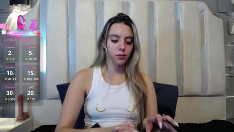 Snapshot of valentina_red18 chatting on 04/01/26, 04:04 Valentina online show from 04/01/26, 04:04