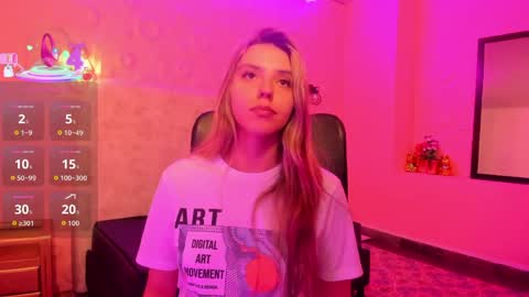 Snapshot of valentina_red18 chatting on 04/04/26, 04:37 Valentina online show from 04/04/26, 04:37