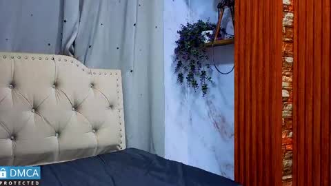valentinaa_07 online show from 04/28/26, 02:38