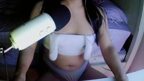 Snapshot of valentinaceleste chatting on 05/09/26, 04:50 Valentina Celeste online show from 05/09/26, 04:50
