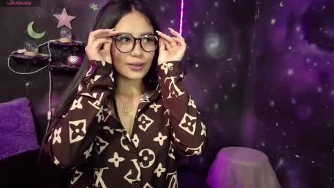 valentinarojass_ online show from 05/07/26, 06:35