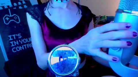 Tina Bates online show from 09/16/25, 08:59