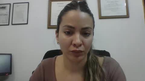 valentinaseleni24 online show from 10/17/25, 07:05
