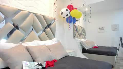 Snapshot of valentinasu_ chatting on 06/30/26, 11:44 VALENTINA online show from 06/30/26, 11:44