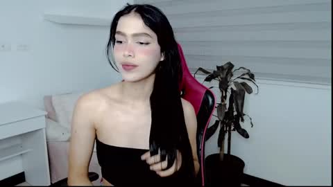 Valentina  online show from 05/13/26, 04:43