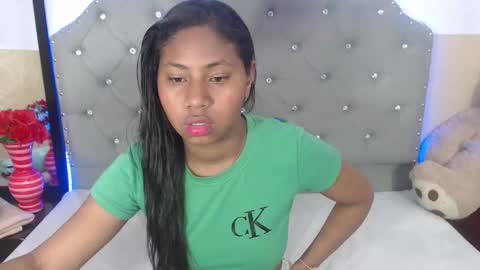 valentina vega online show from 11/12/25, 04:02