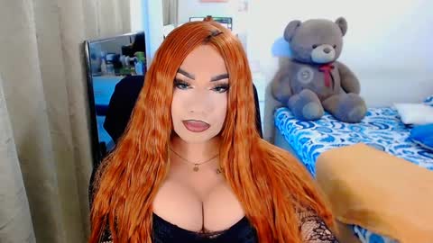 Snapshot of valentinaxqueen chatting on 02/05/25, 01:58 online show from 02/05/25, 01:58